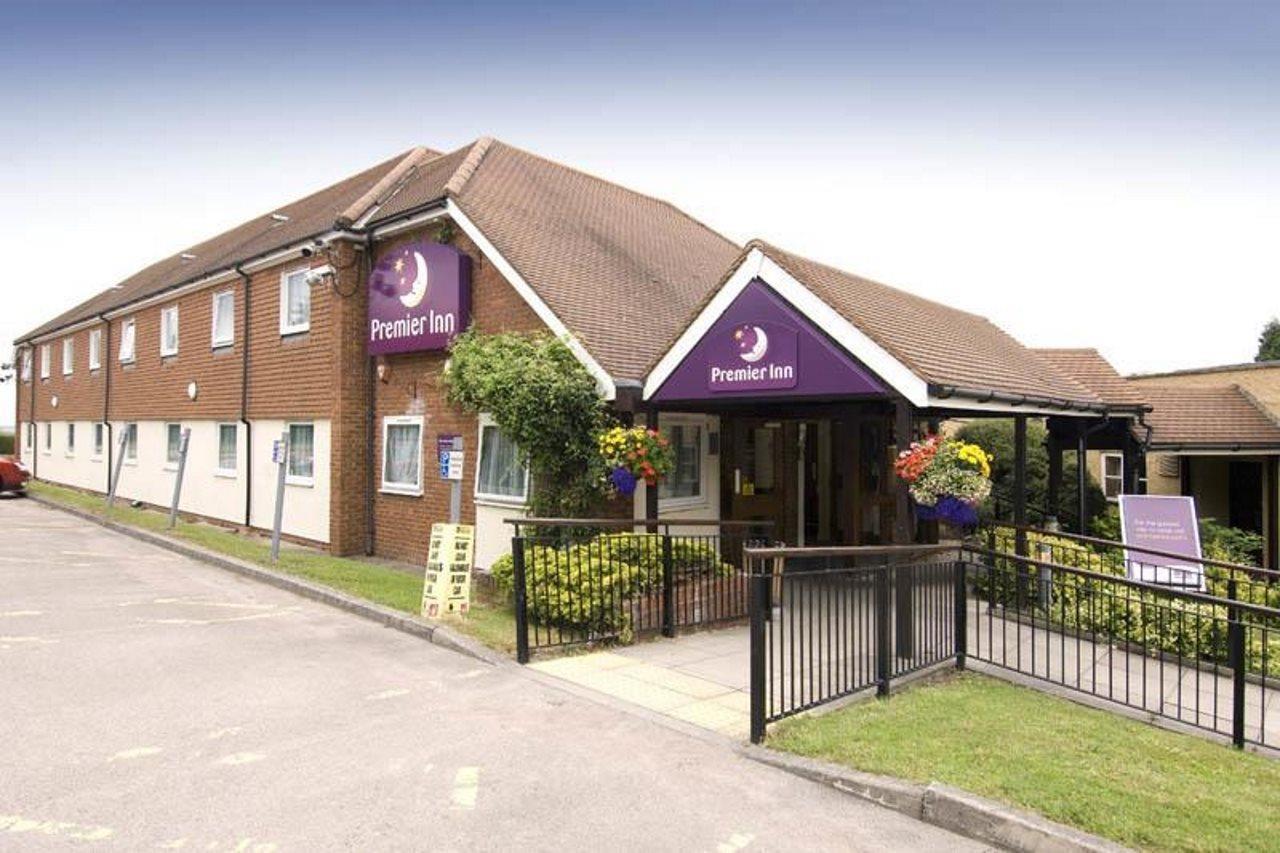 Premier Inn Тринг Екстериор снимка