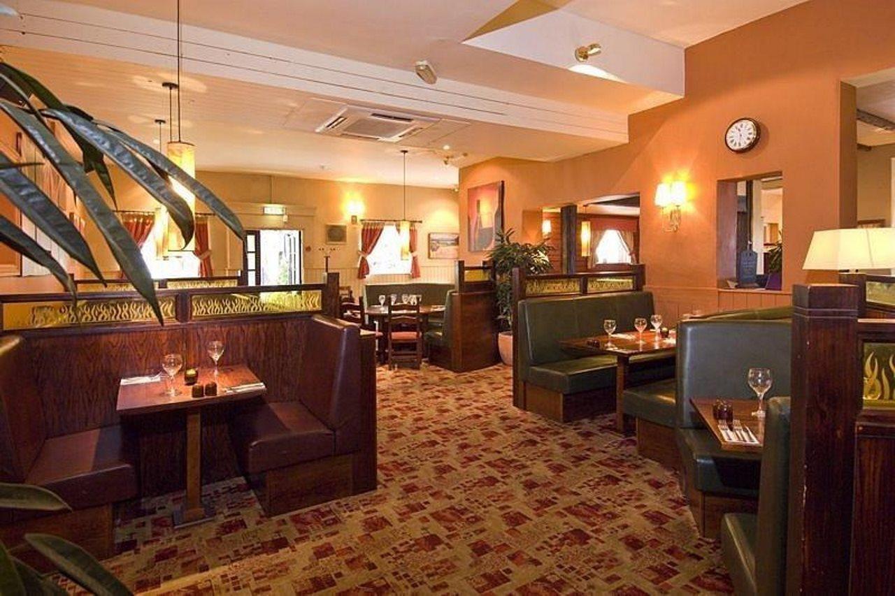 Premier Inn Тринг Екстериор снимка