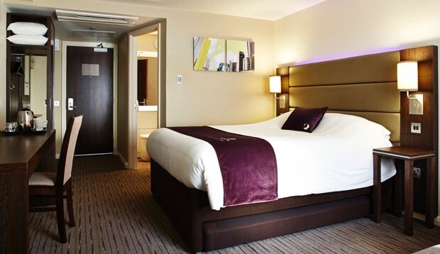 Premier Inn Тринг Екстериор снимка